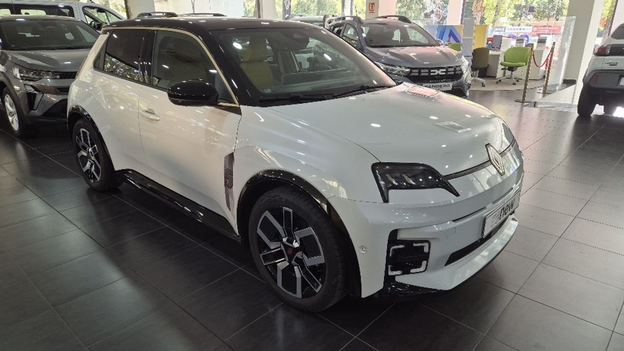 Renault 5 E-Tech 150 Comfort Range Iconic Five foto 3