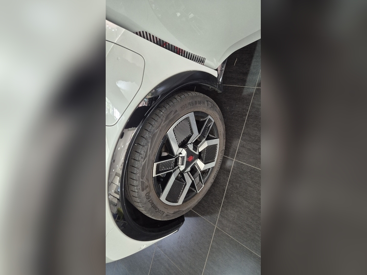 Renault 5 E-Tech 150 Comfort Range Iconic Five foto 13