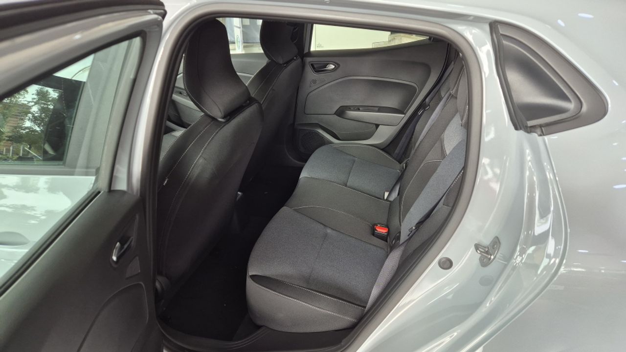 Renault Clio Evolution miniatura 10