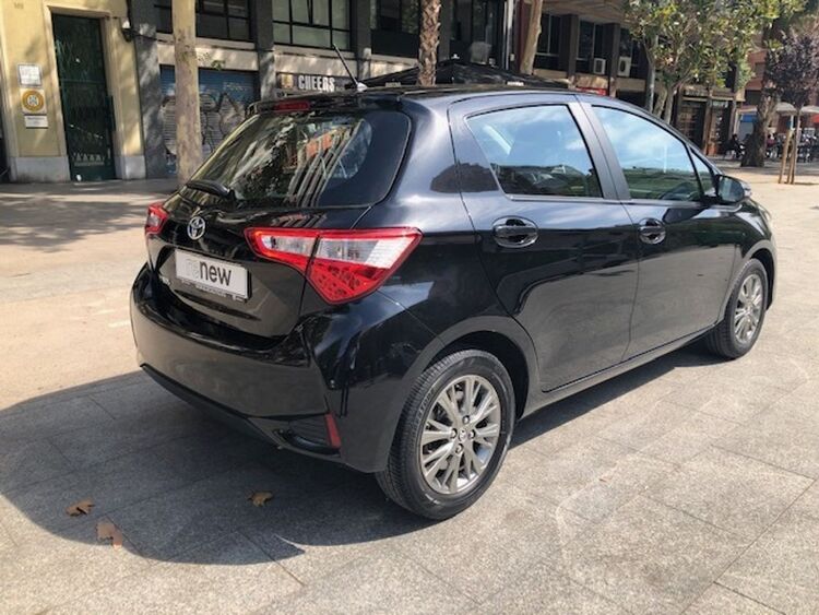 Toyota Yaris Active foto 10